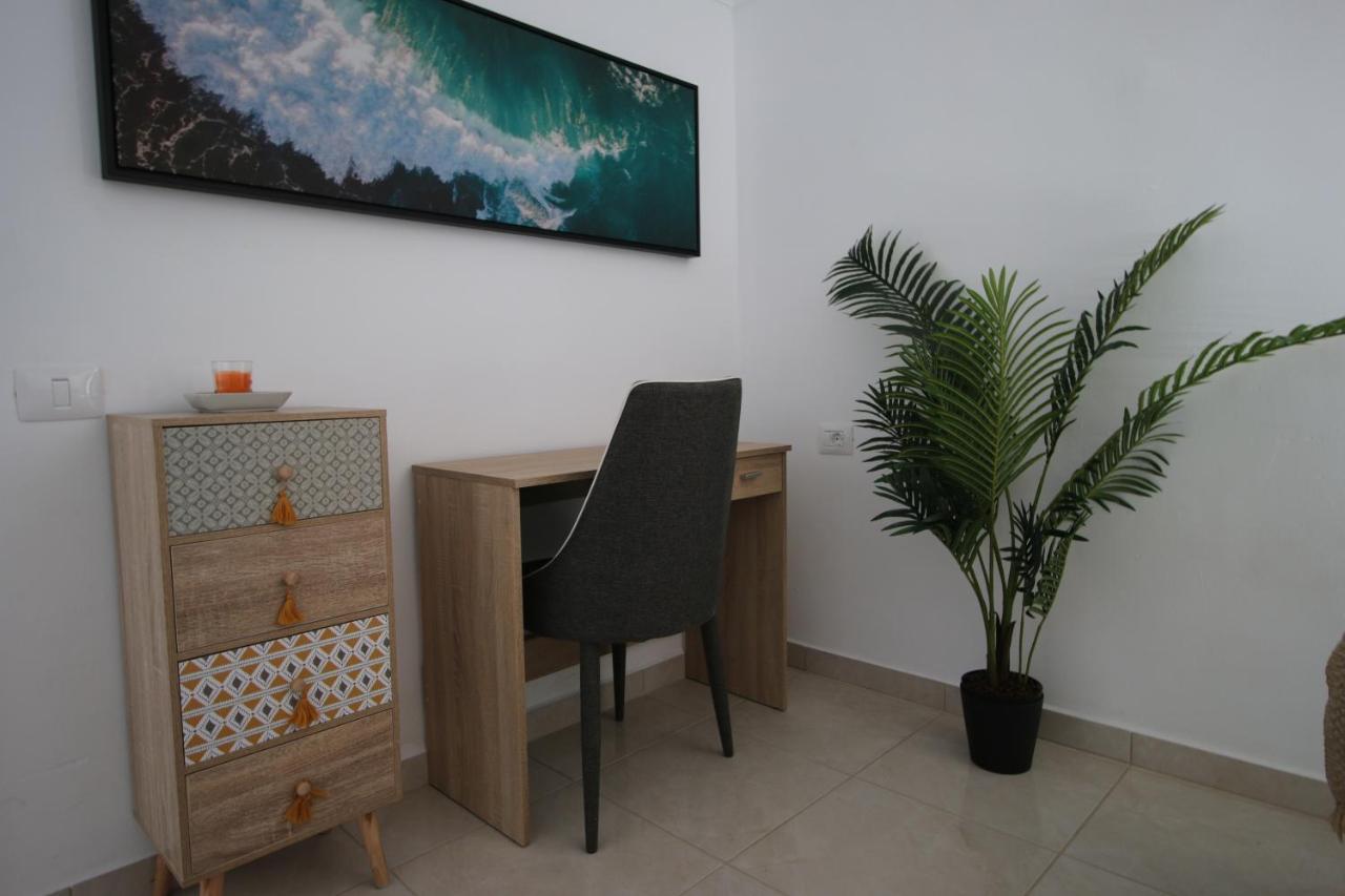 Casita Maria - Luxurious 1-Bedroom Apartment With Sea Views And Pool San Miguel de Abona Kültér fotó